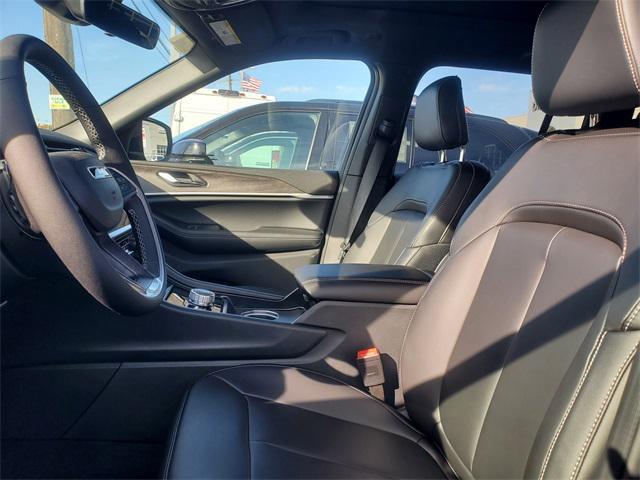 new 2025 Jeep Grand Cherokee car, priced at $44,308