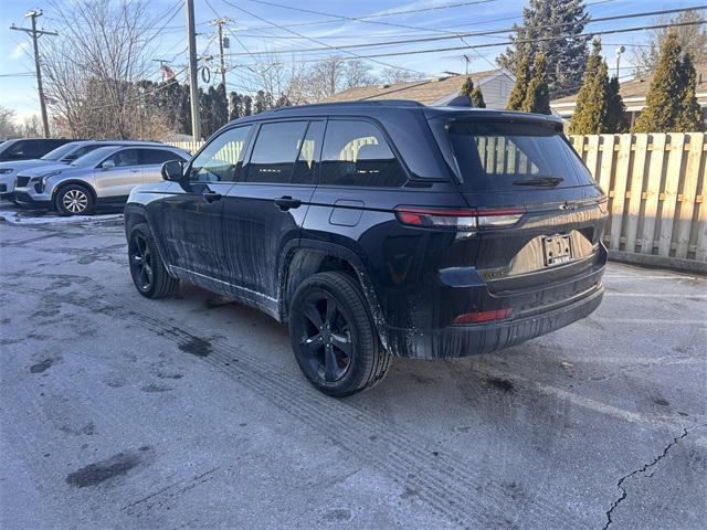 new 2024 Jeep Grand Cherokee car, priced at $45,689