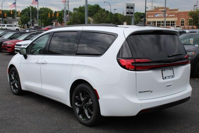 new 2024 Chrysler Pacifica car, priced at $47,248
