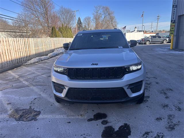 new 2025 Jeep Grand Cherokee car, priced at $42,221