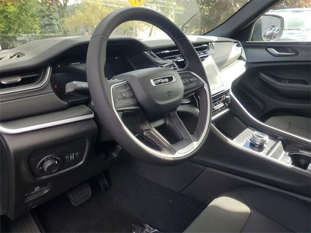 new 2025 Jeep Grand Cherokee car, priced at $37,067