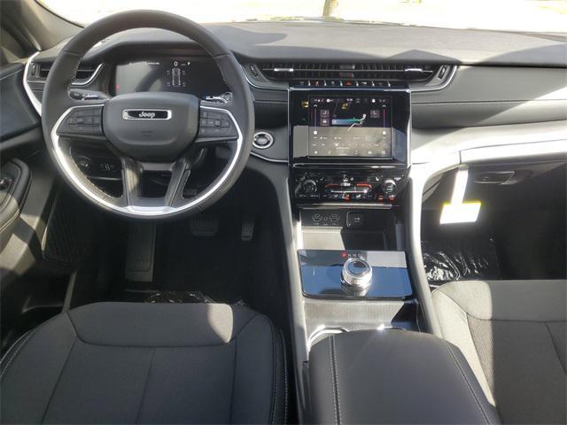 new 2025 Jeep Grand Cherokee car, priced at $37,067