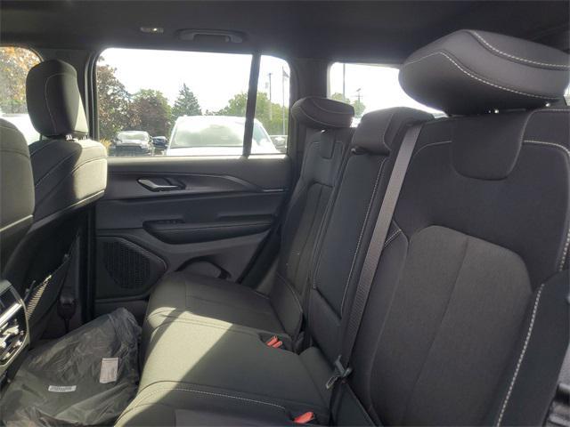 new 2025 Jeep Grand Cherokee car, priced at $37,067