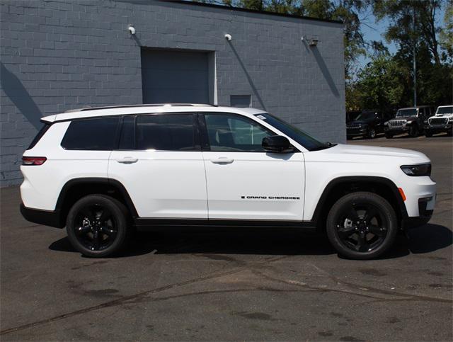 new 2025 Jeep Grand Cherokee car, priced at $41,712