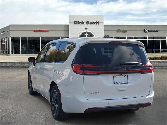 new 2026 Chrysler Pacifica car, priced at $40,467