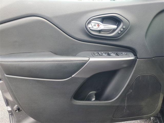 used 2019 Jeep Cherokee car, priced at $20,250