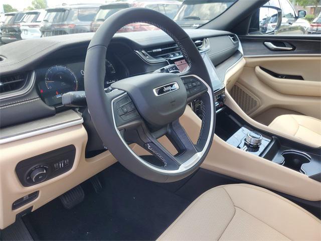 new 2025 Jeep Grand Cherokee car, priced at $47,742
