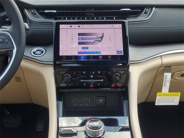 new 2025 Jeep Grand Cherokee car, priced at $47,742