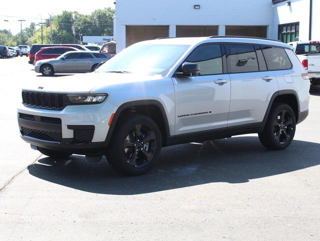 new 2025 Jeep Grand Cherokee car, priced at $47,405