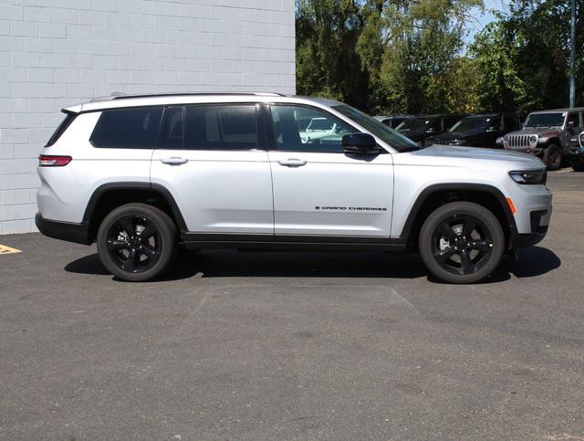 new 2025 Jeep Grand Cherokee car, priced at $47,405