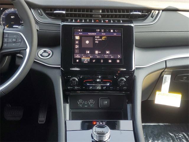 new 2025 Jeep Grand Cherokee car, priced at $37,918