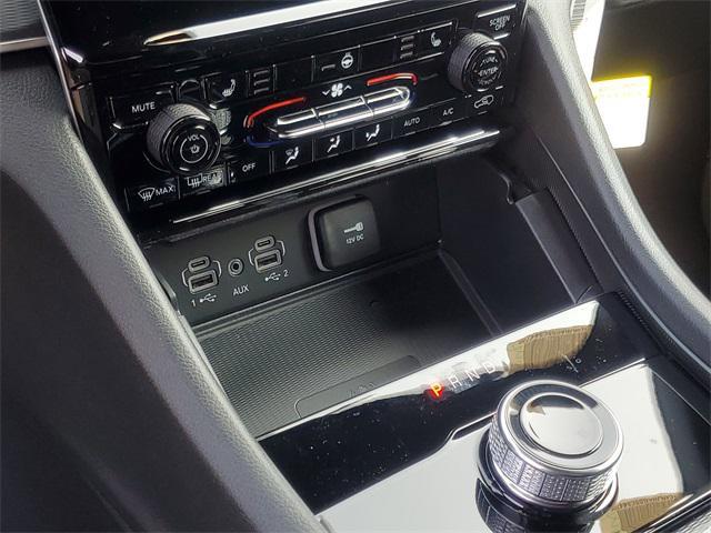 new 2025 Jeep Grand Cherokee car, priced at $37,918