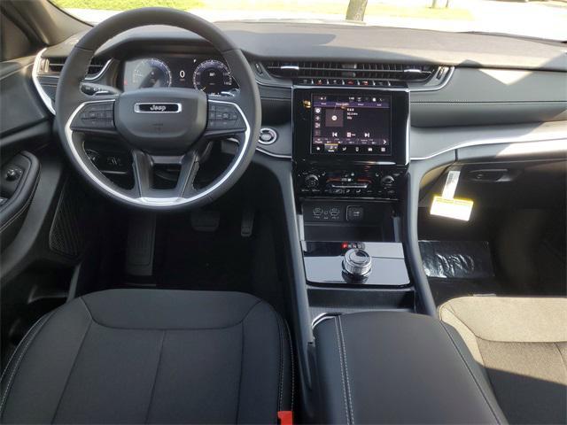 new 2025 Jeep Grand Cherokee car, priced at $37,918