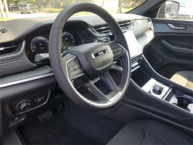 new 2025 Jeep Grand Cherokee car, priced at $37,918