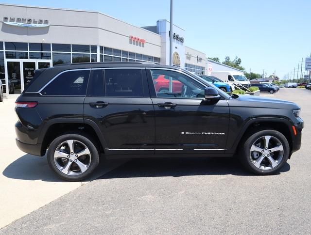 new 2024 Jeep Grand Cherokee car, priced at $46,104