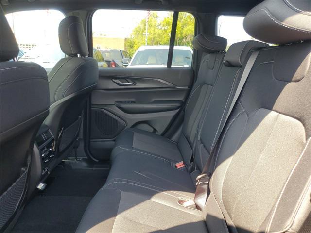 new 2025 Jeep Grand Cherokee car, priced at $37,067