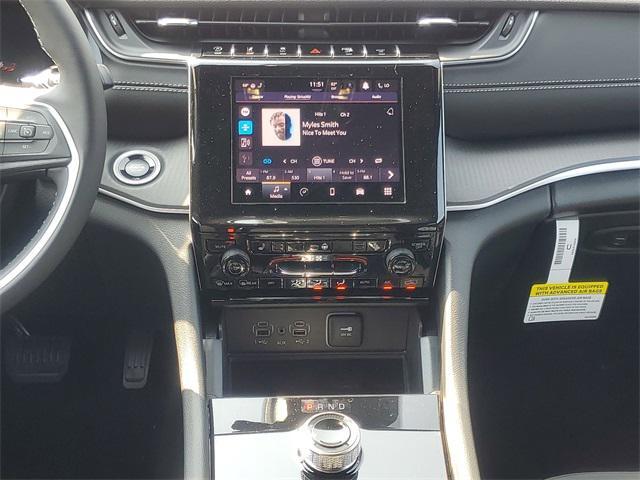 new 2025 Jeep Grand Cherokee car, priced at $37,067