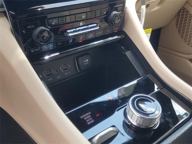 new 2025 Jeep Grand Cherokee car, priced at $43,091