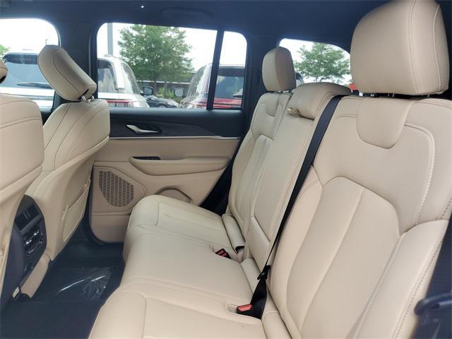 new 2025 Jeep Grand Cherokee car, priced at $43,091