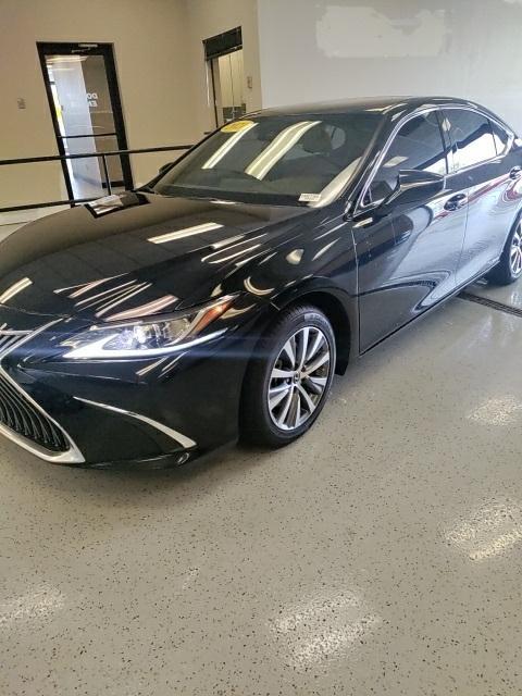 used 2021 Lexus ES 300h car, priced at $33,781