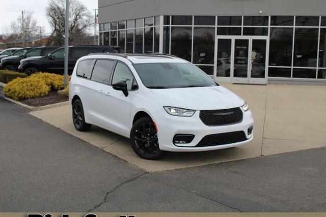 new 2024 Chrysler Pacifica car, priced at $50,124