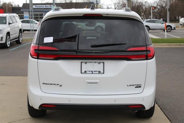 new 2024 Chrysler Pacifica car, priced at $50,124