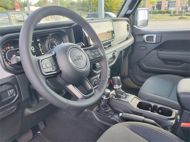 new 2025 Jeep Gladiator car, priced at $44,878