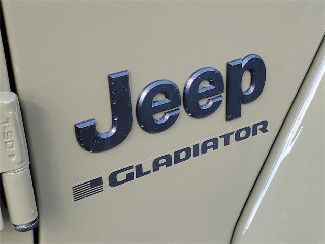 new 2025 Jeep Gladiator car, priced at $44,878