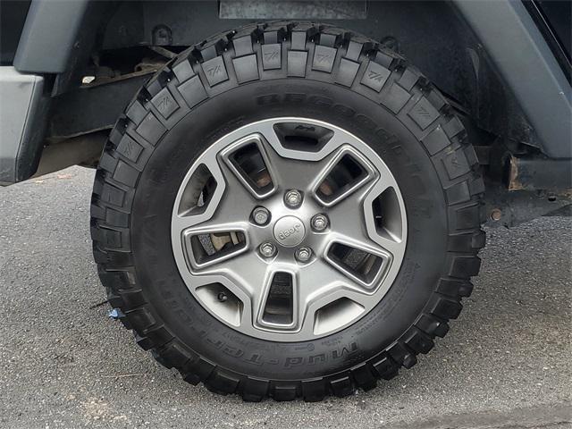 used 2015 Jeep Wrangler Unlimited car, priced at $18,600