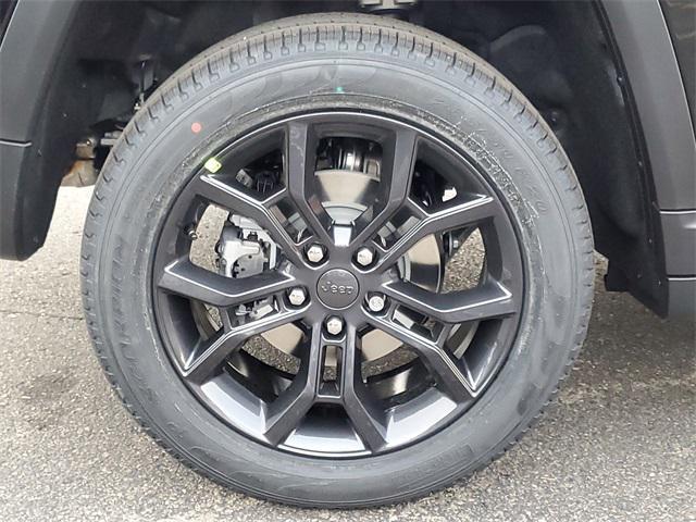 new 2025 Jeep Grand Cherokee car, priced at $44,308