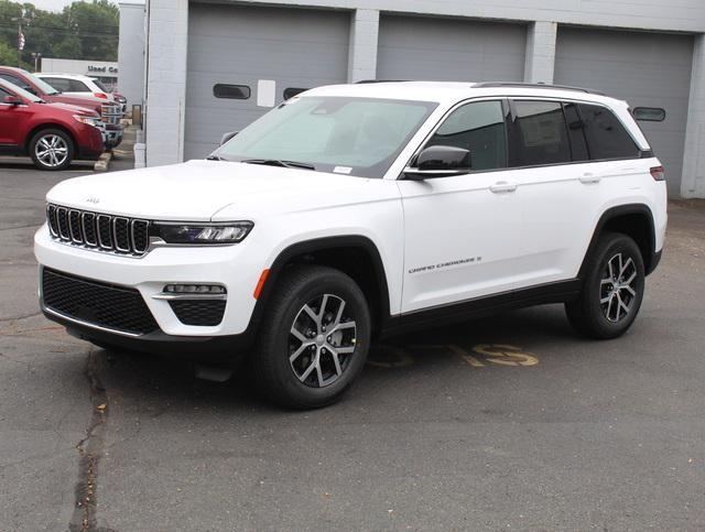 new 2025 Jeep Grand Cherokee car, priced at $43,907