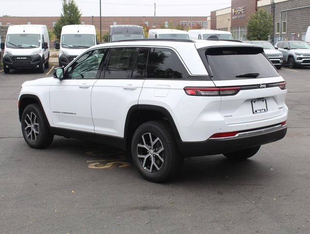 new 2025 Jeep Grand Cherokee car, priced at $43,907