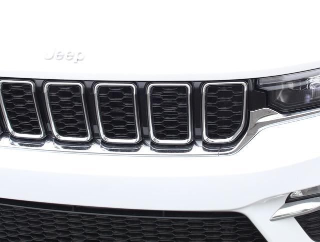 new 2025 Jeep Grand Cherokee car, priced at $43,907