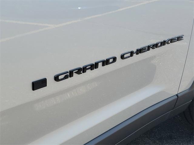 new 2025 Jeep Grand Cherokee car, priced at $41,910