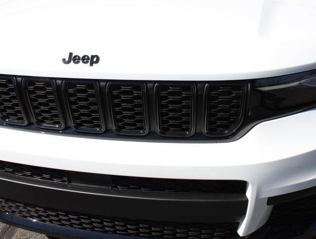 new 2025 Jeep Grand Cherokee car, priced at $41,417