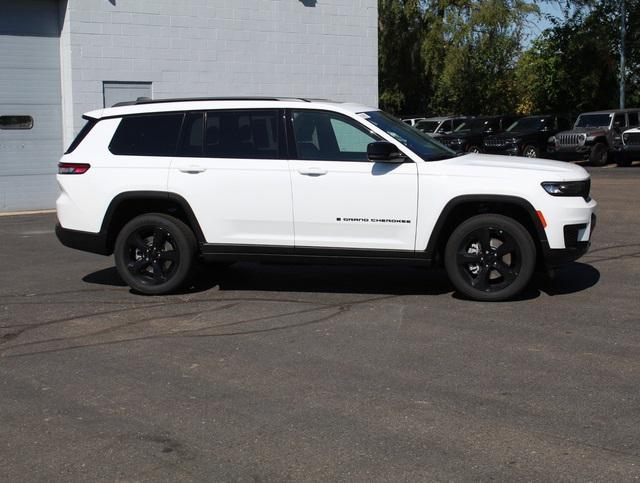 new 2025 Jeep Grand Cherokee car, priced at $41,417