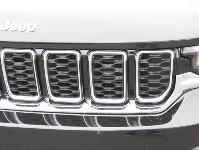 new 2024 Jeep Grand Cherokee car, priced at $46,604