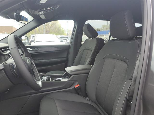 new 2025 Jeep Grand Cherokee car, priced at $37,986
