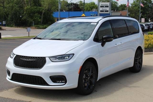 new 2024 Chrysler Pacifica car, priced at $51,241