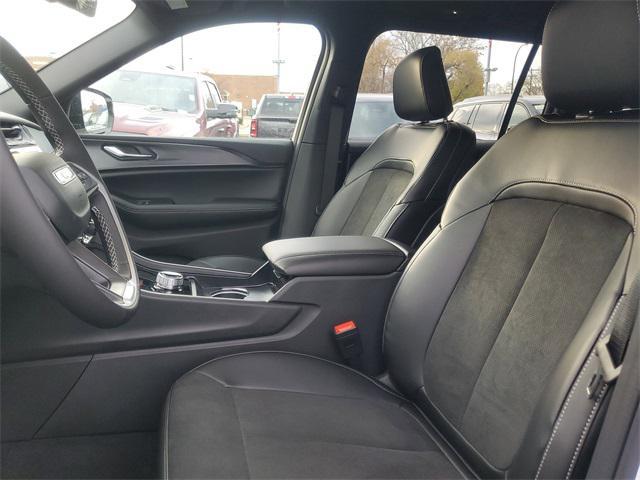 new 2025 Jeep Grand Cherokee L car, priced at $38,975