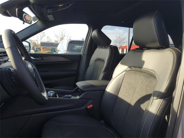 new 2025 Jeep Grand Cherokee car, priced at $41,004
