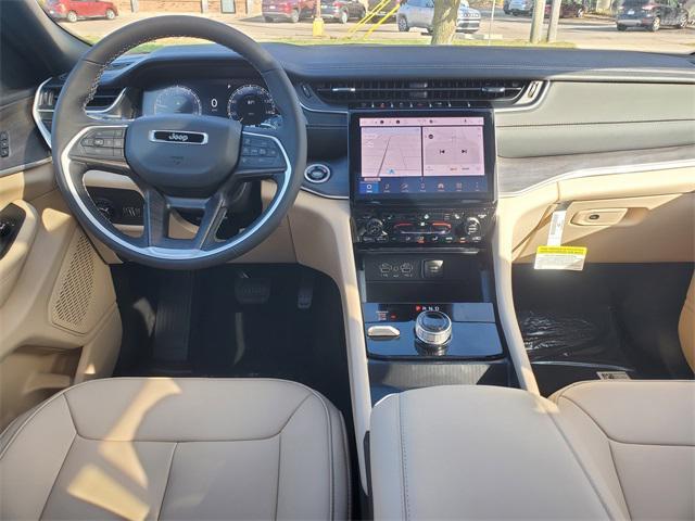 new 2025 Jeep Grand Cherokee car, priced at $40,614