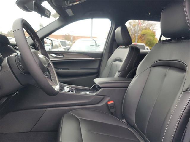 new 2025 Jeep Grand Cherokee car, priced at $40,795