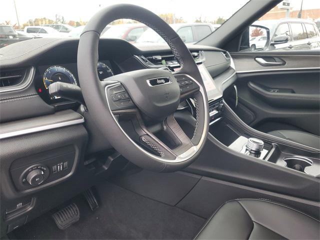 new 2025 Jeep Grand Cherokee car, priced at $40,795