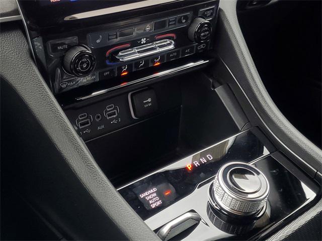 new 2025 Jeep Grand Cherokee car, priced at $40,795