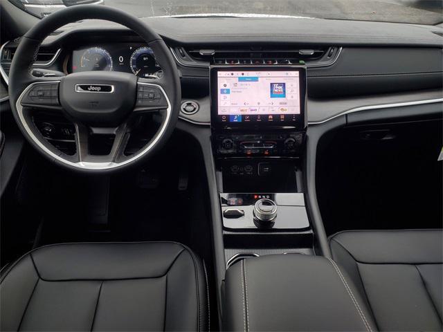 new 2025 Jeep Grand Cherokee car, priced at $40,795