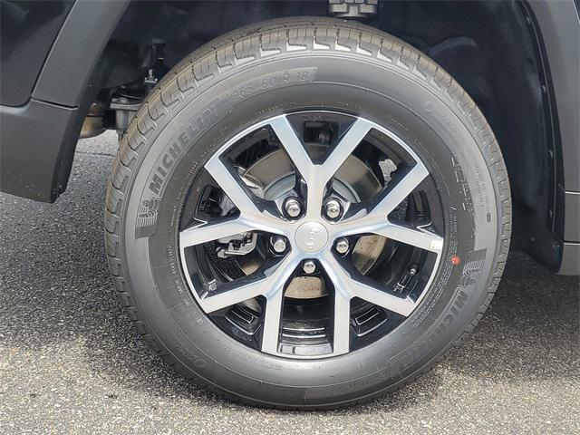 new 2025 Jeep Grand Cherokee car, priced at $41,355
