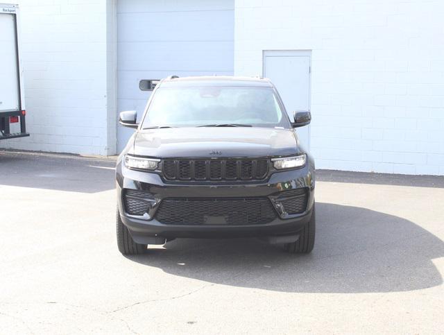 new 2025 Jeep Grand Cherokee car, priced at $44,572