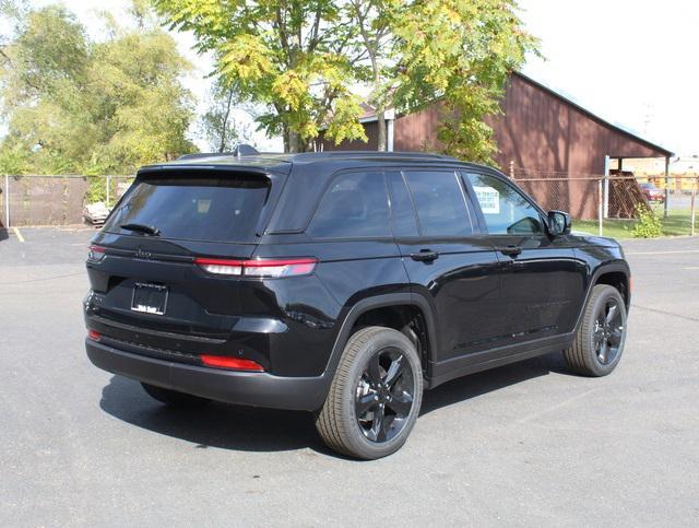 new 2025 Jeep Grand Cherokee car, priced at $44,572