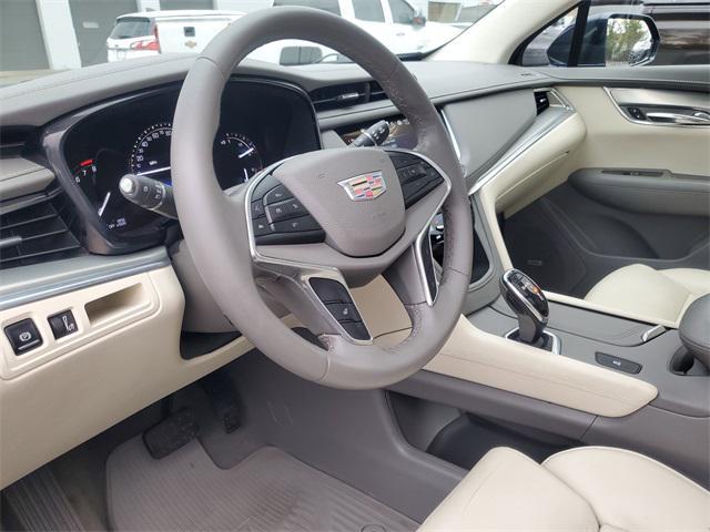 used 2017 Cadillac XT5 car, priced at $16,500